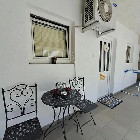 Cseri House Apartman * ديبريتْسين