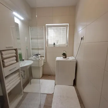 شقة Cseri House Apartman ديبريتْسين