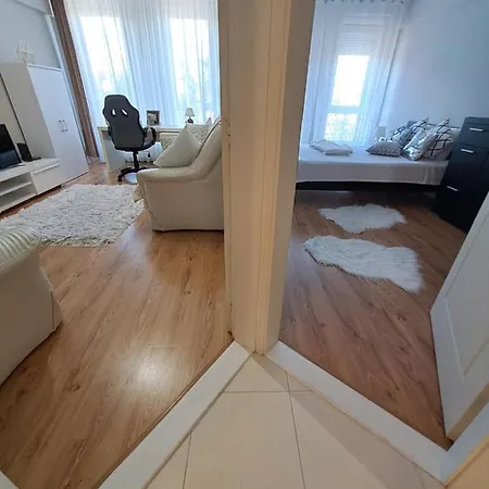 شقة Cseri House Apartman