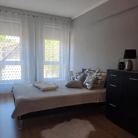 شقة Cseri House Apartman